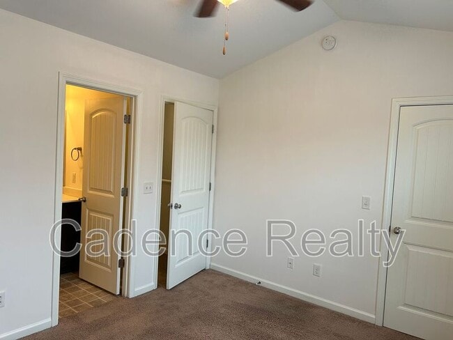 Building Photo - 208 Jordan Ln