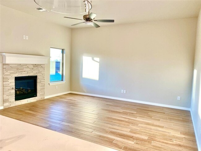 Building Photo - 5509 Malpaso Crk Dr