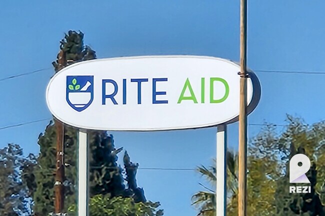 Building Photo - 7040 Woodman Ave