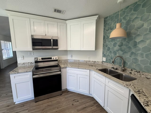 Building Photo - 10713 Plummer Cir