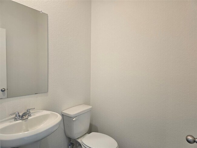 Building Photo - 319 Stonebrook Dr