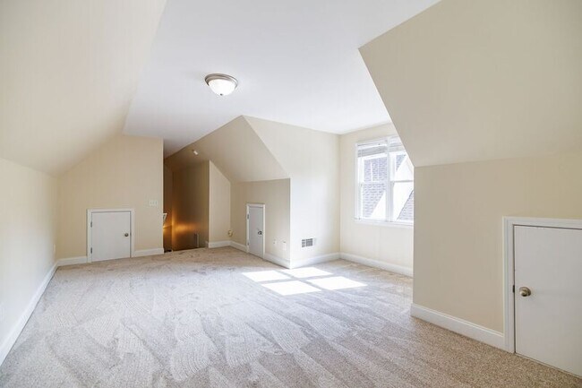 Building Photo - 320 Iron Wood Way