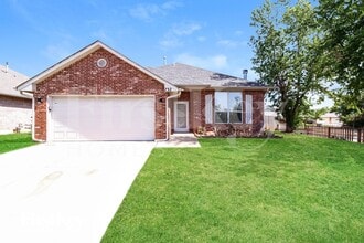 Building Photo - 732 Taber Ln