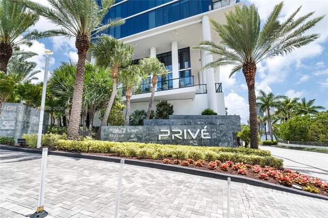 Building Photo - 5500 Island Estates Dr