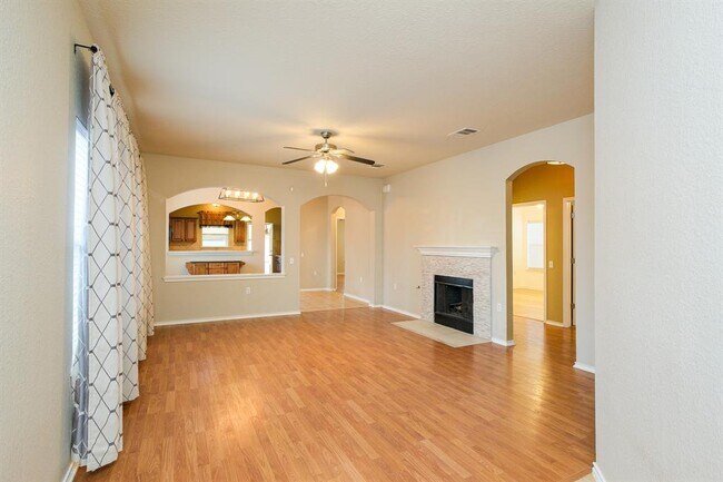 Building Photo - 10312 Lone Pine Ln