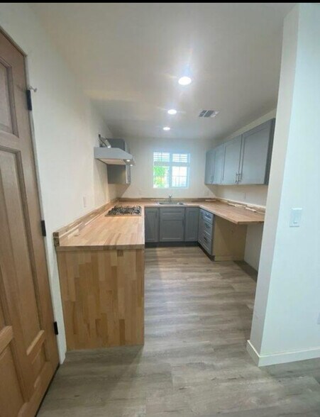 Building Photo - 10713 Irma Ave