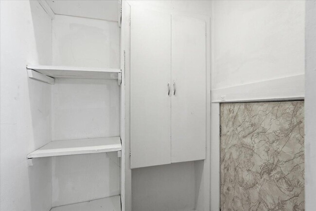 Building Photo - 209 West Main St