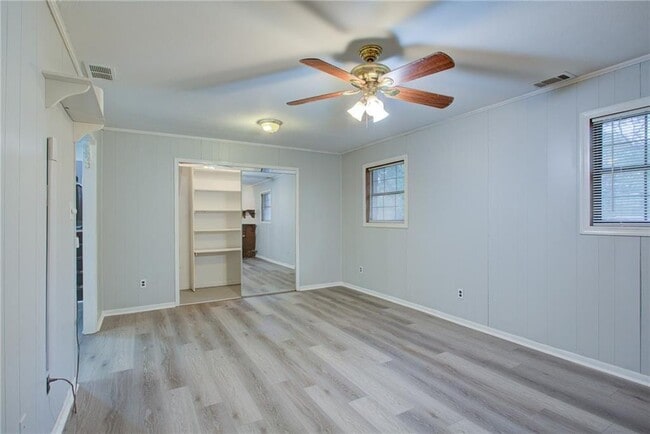 Building Photo - 1357 Monfort Rd
