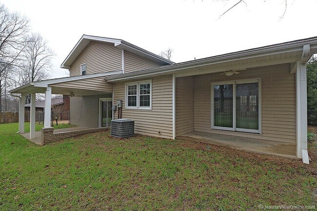 Building Photo - 2031 Allen Dr