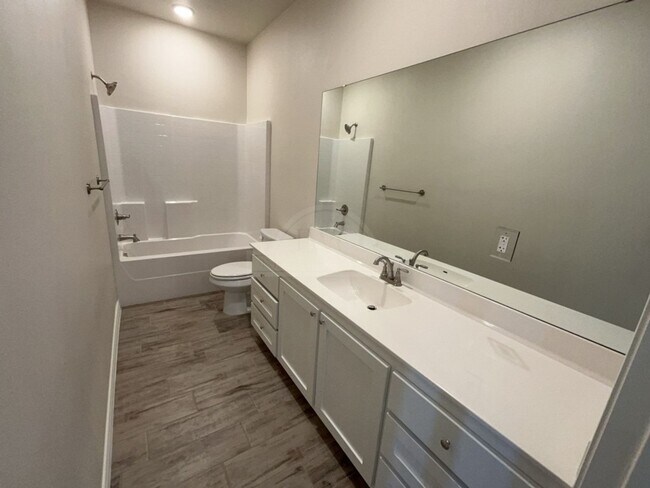 Building Photo - 5102 Rose Petal Ct