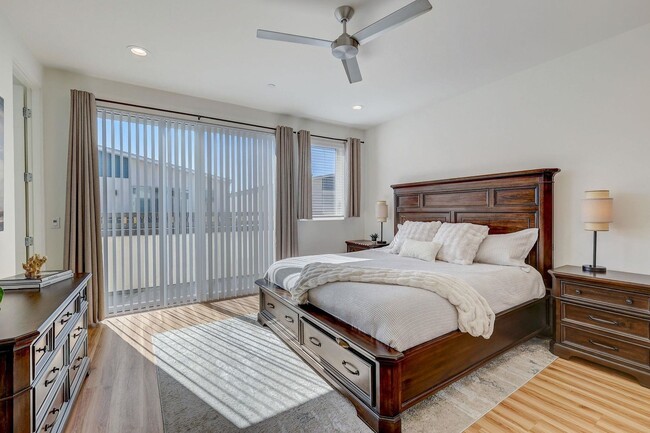 Building Photo - Available Modern Long Term Unfurnished hom...
