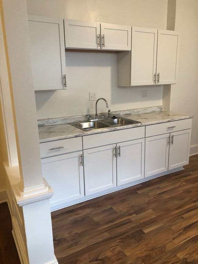 Building Photo - 239 N Tacoma Ave