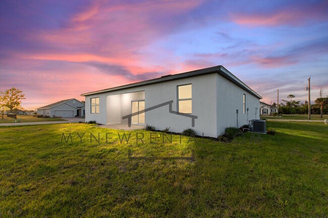 Building Photo - 25307 Alicante Dr