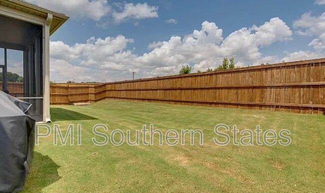 Building Photo - 607 Torridon Ln