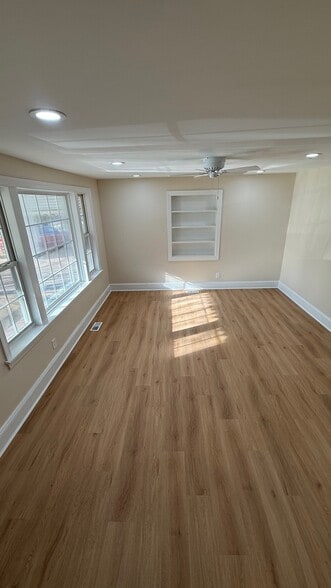 Family room - 122 N Fir Ave