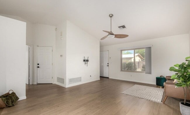 Building Photo - 4781 E Joslyn Heights Pl