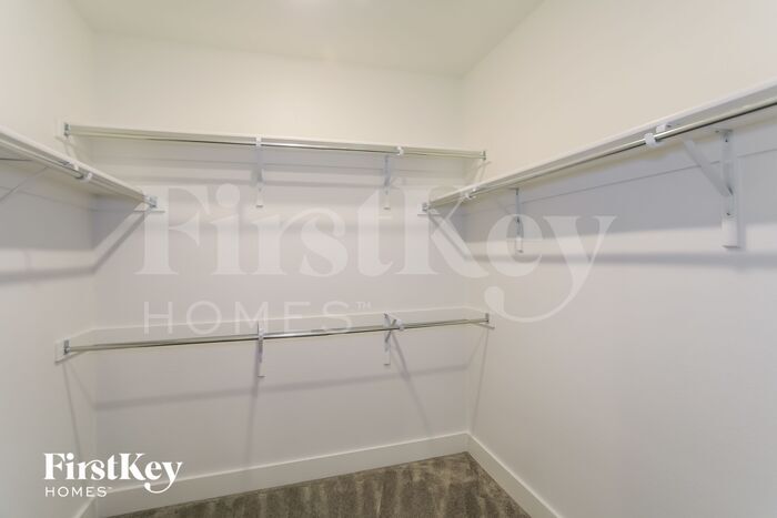 Building Photo - 2516 Elm Pl
