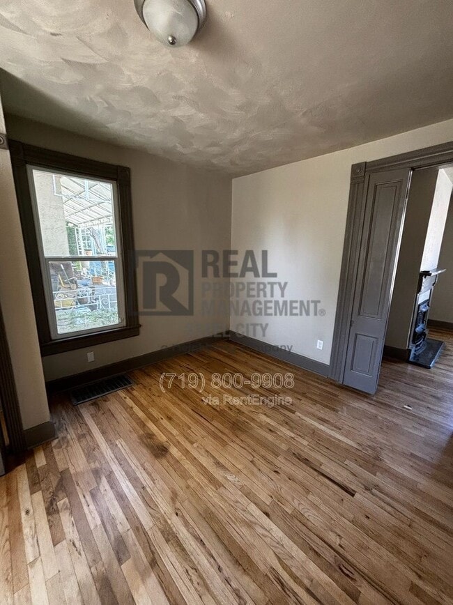 Building Photo - 410 W 13th St