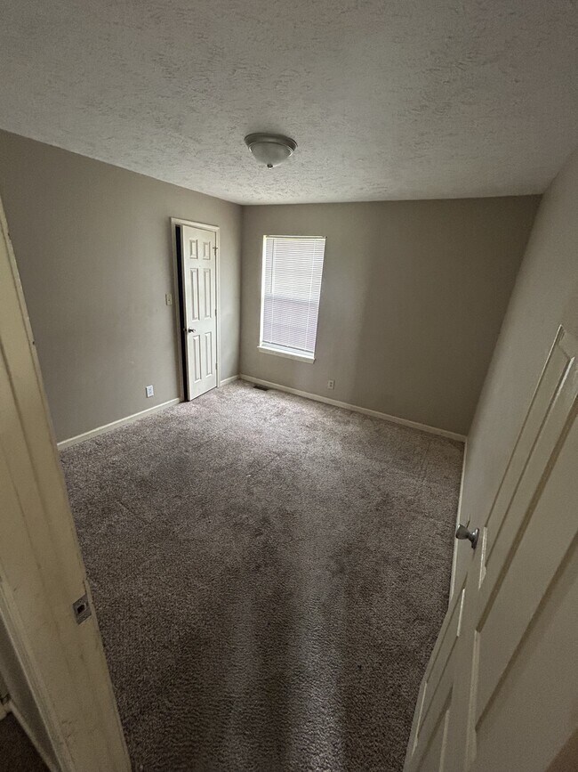 Building Photo - 2034 Carneal Ln