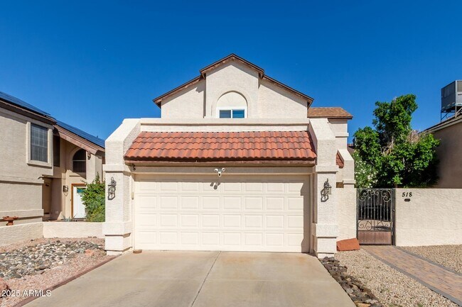 Primary Photo - 518 E Kerry Ln