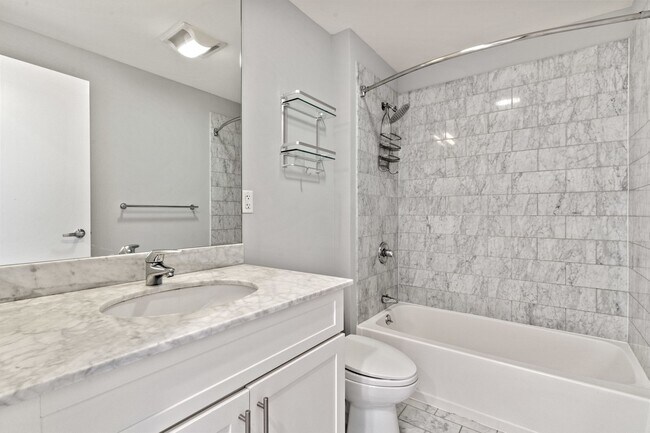 Building Photo - 70 Lincoln St