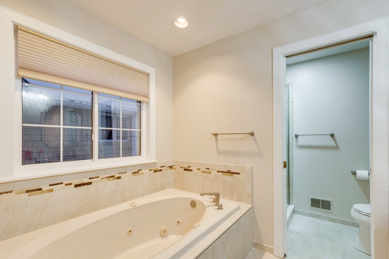 Building Photo - 9504 Sheffield Rd