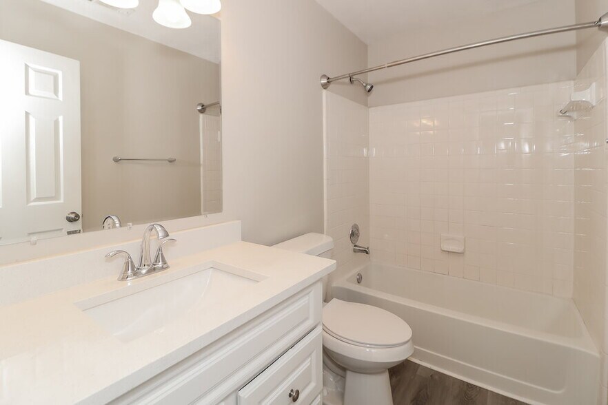 Building Photo - 1484 Yorktown Dr NW