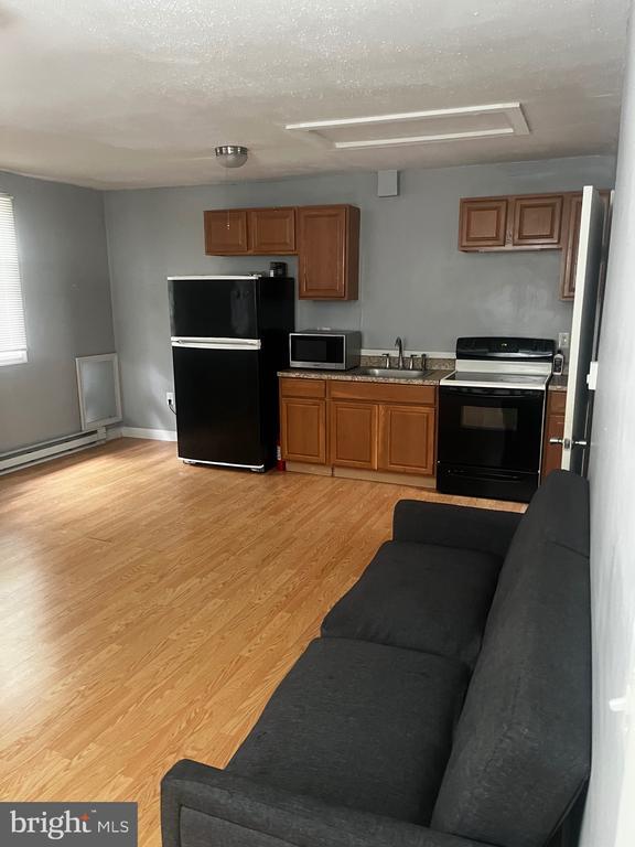 Building Photo - 3699 Red Bud Ct