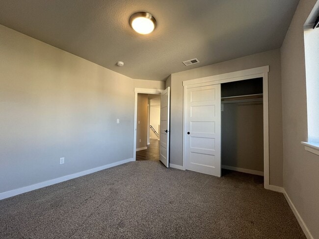 Building Photo - Expansive 2020 Forest Grove Home with 4 Bedrooms, Loft, Modern Kitchen & Covered Patio