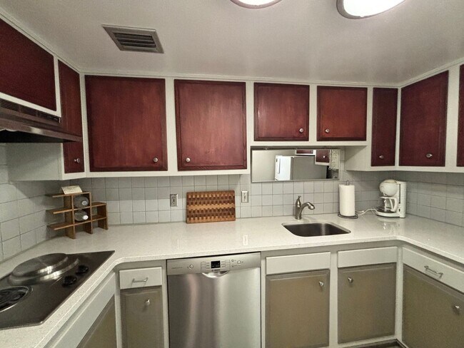 Building Photo - 3800 Oceanfront