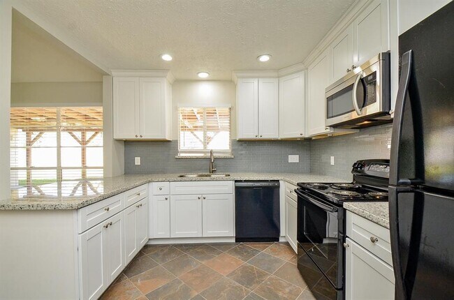 Building Photo - 7203 Sharpsburg Dr
