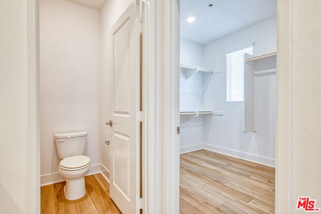 Building Photo - 5603 Kate Way