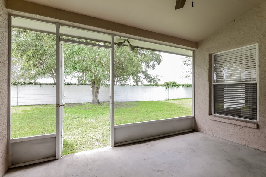 Building Photo - 1711 Scotch Pine Dr