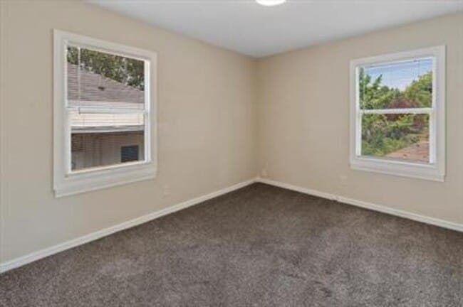 Building Photo - 1263 E Emerson Ave