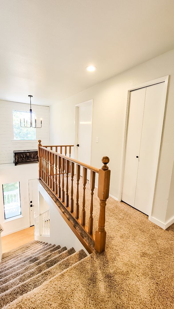 Building Photo - 4 Bedroom + 2 Flex Rooms On 1 Acre