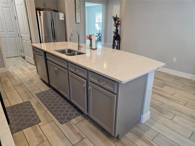 Building Photo - 6123 Voyagers Pl