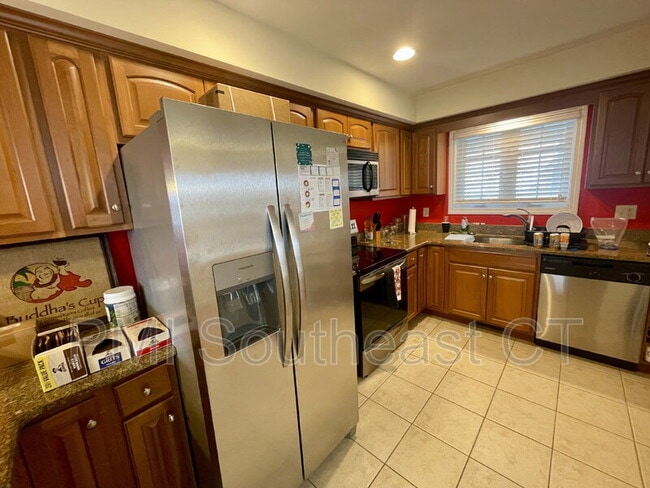 Building Photo - 330 Crystal Ave