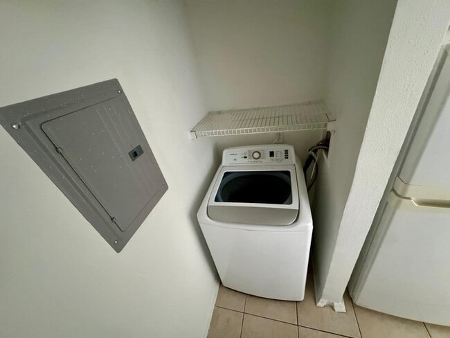 Building Photo - 1222 Bermuda Lakes Ln