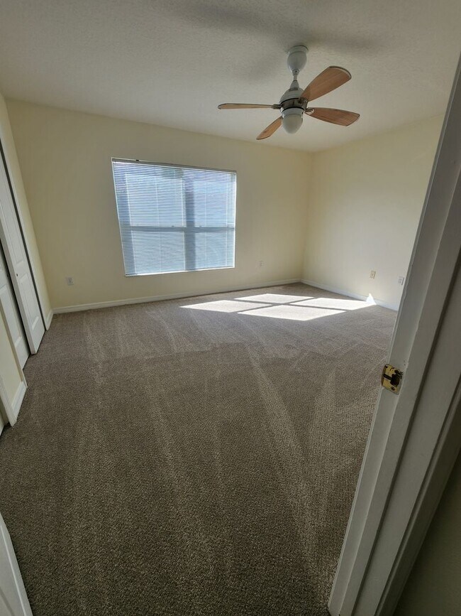 Building Photo - $300 Off First Full Months Rent-Spacious townhome in Riverview!