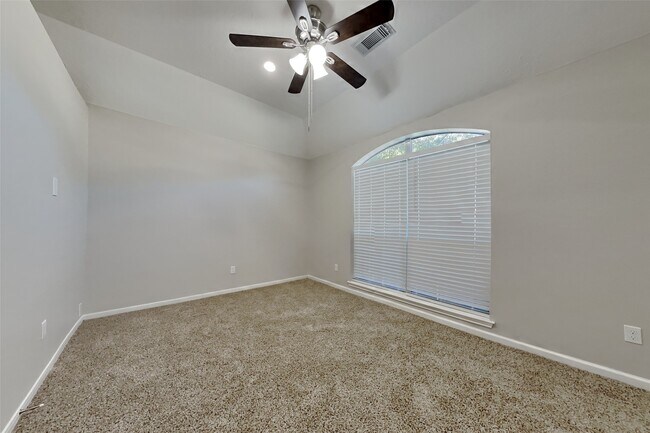 Building Photo - 1414 Chesterpoint Dr