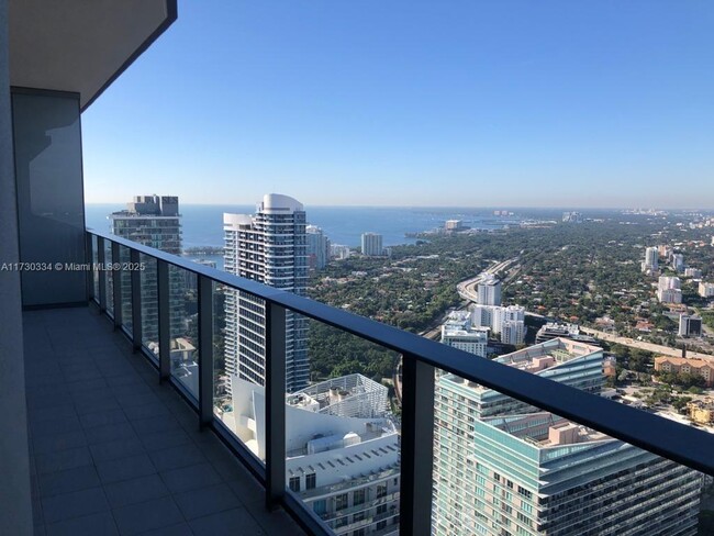 Building Photo - 1000 Brickell Plaza