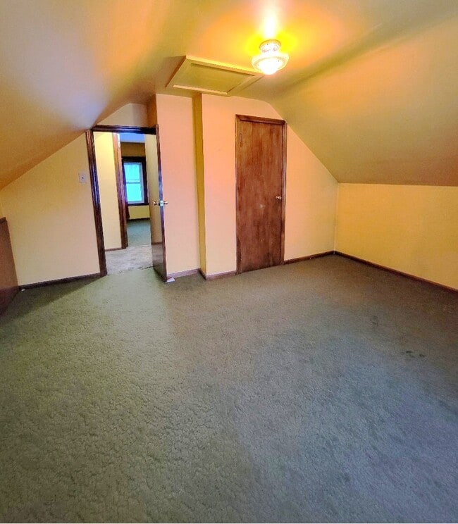 Building Photo - 515 N 8th Ave