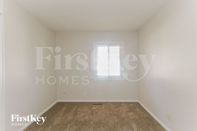 Building Photo - 4014 Red Bird Dr