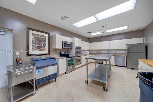 Building Photo - 4280 Galt Ocean Dr