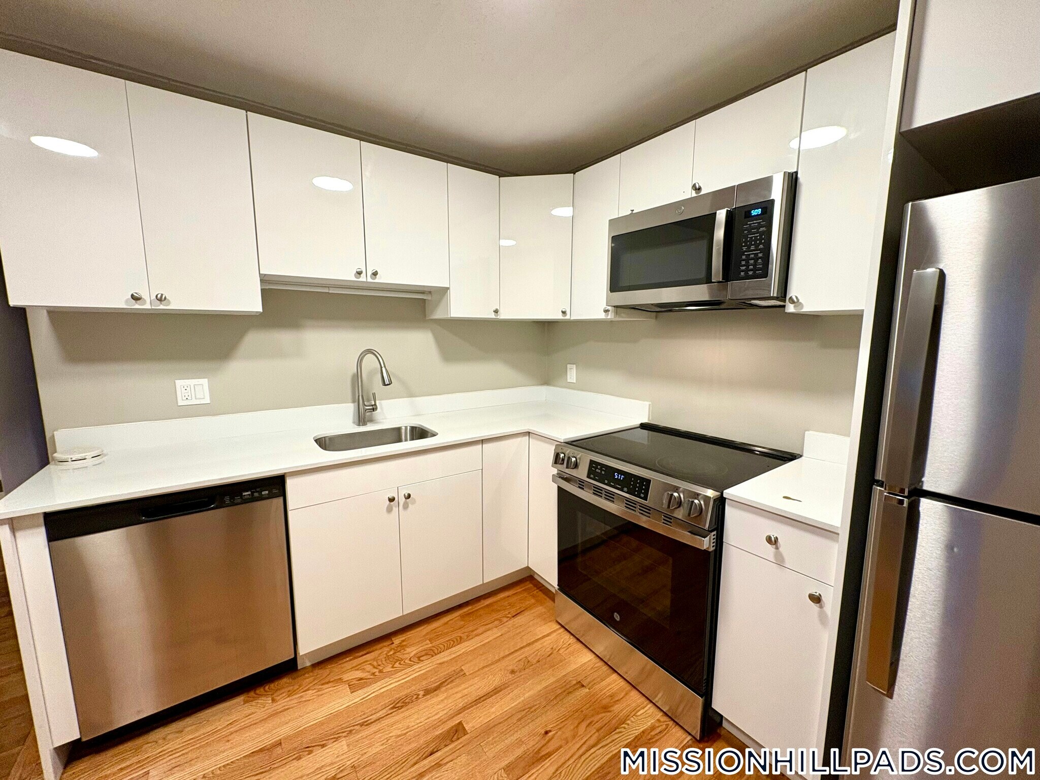 Building Photo - 226 Parker Hill Ave