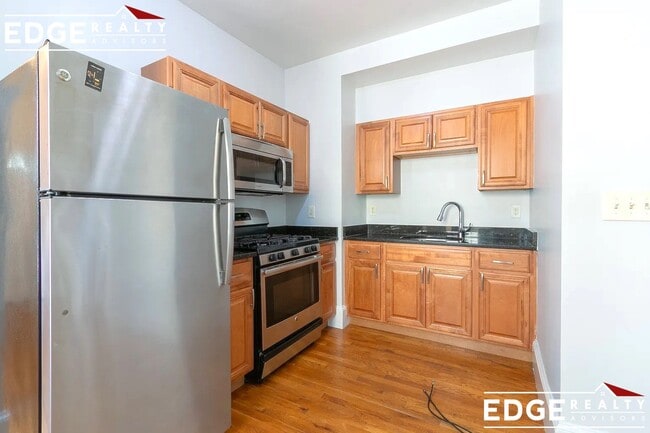 Building Photo - 28 Mt Hope St