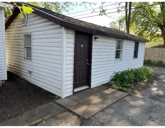 Building Photo - 6600 Parrish Ave