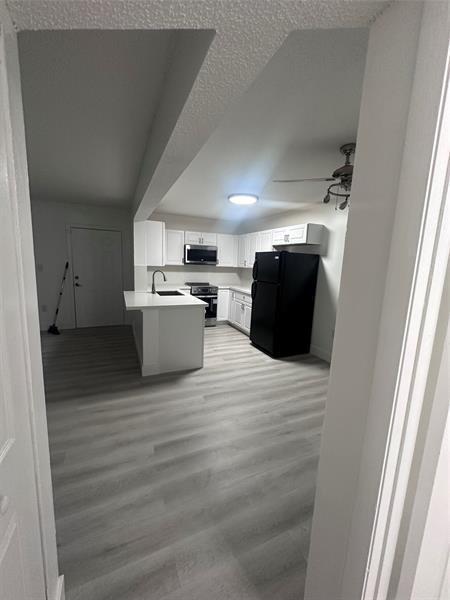 Building Photo - 450 Palm Cir W