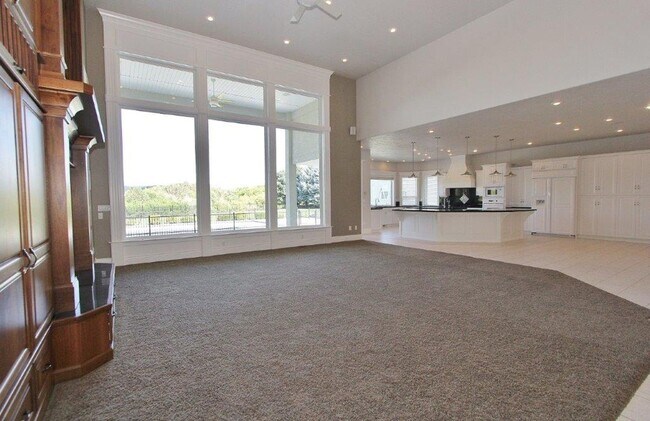 Building Photo - Immaculate & Captivating Home in Lexington Hills
