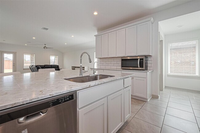 Building Photo - 29518 Paytons Park Ct